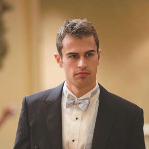 Foto Theo James