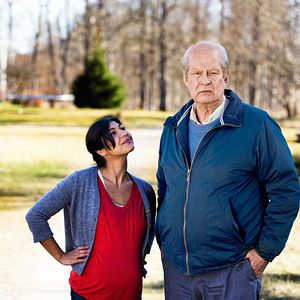 Foto Un hombre gruñón