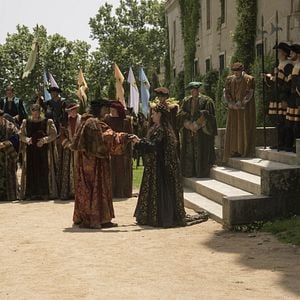 Foto La corona partida