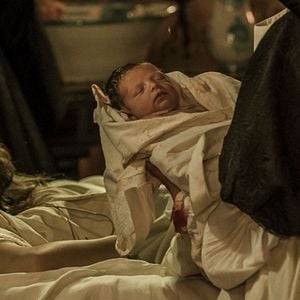 Foto La corona partida