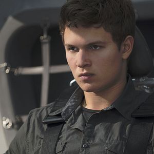 Foto Divergente: Leal