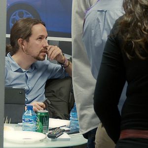 Foto Política, Manual de Instrucciones