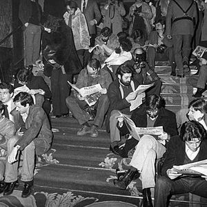 Foto El País con la Constitución