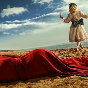 Foto Feud: Capote vs. The Swans