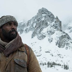 Foto Más allá de la montaña