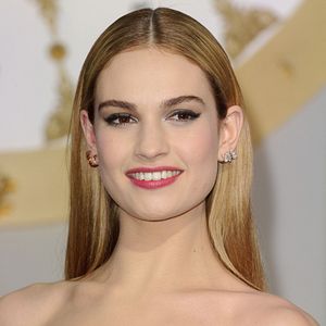 Foto Lily James