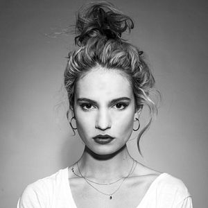 Foto Lily James
