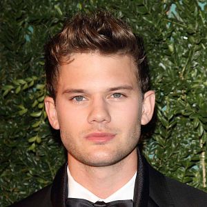 Foto Jeremy Irvine