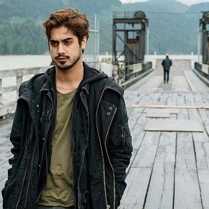 Foto Avan Jogia