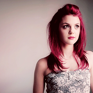 Foto Kathryn Prescott