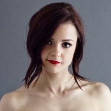 Foto Kathryn Prescott