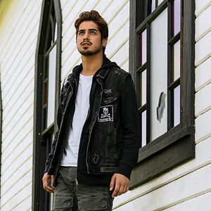 Foto Avan Jogia