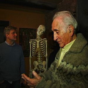 Foto Muchos hijos, un mono y un castillo