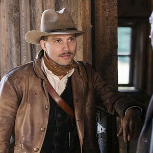 Foto Logan Marshall-Green