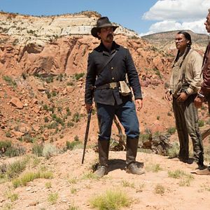 Foto Hostiles: Violencia americana