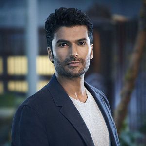 Foto Sendhil Ramamurthy