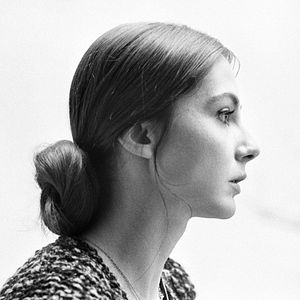 Foto Una canta, la otra no