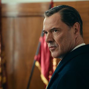 Foto Never look away