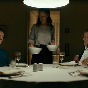 Foto Never look away