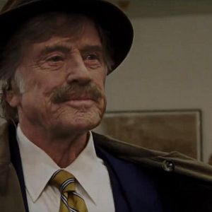 Foto Un caballero y su revólver