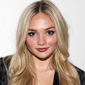 Foto Natalie Alyn Lind