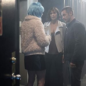 Foto Somewhere Between