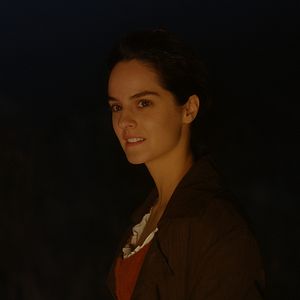 Foto Retrato de una mujer en llamas