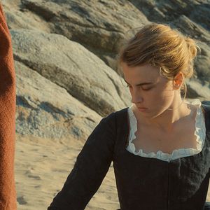 Foto Retrato de una mujer en llamas