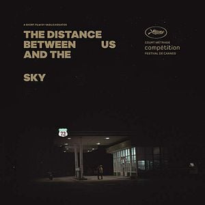 Foto The Distance Between Us and the Sky