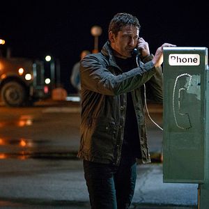 Foto Agente bajo fuego