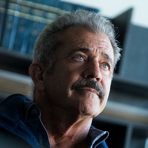 Foto Dragged Across Concrete