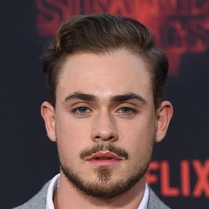 Foto Dacre Montgomery