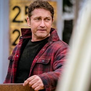 Foto Agente bajo fuego