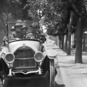 Foto El Automovil gris