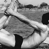 Foto Bikram: Yogi, Guru, Predator