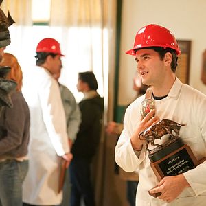 Foto Bless This Mess