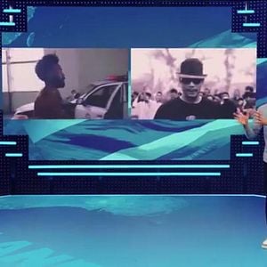 Foto Patriota no deseado con Hasan Minhaj