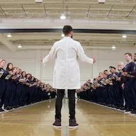 Foto 100 humanos: respuestas a preguntas de la vida.