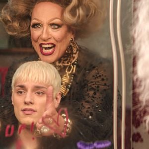 Foto Todos hablan de Jamie