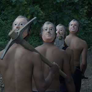 Foto Behind The Trees