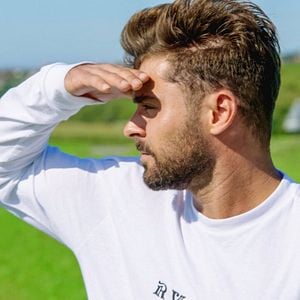 Foto Zac Efron: Con los pies sobre la tierra