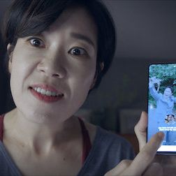 Foto When the Camellia Blooms