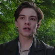 Foto Louis Partridge