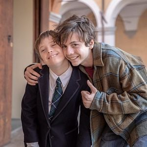 Foto Mi hermano persigue dinosaurios