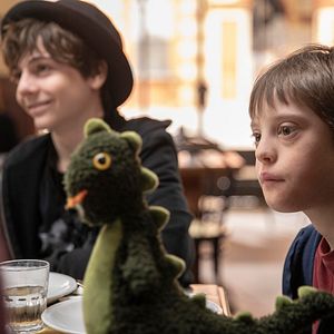 Foto Mi hermano persigue dinosaurios