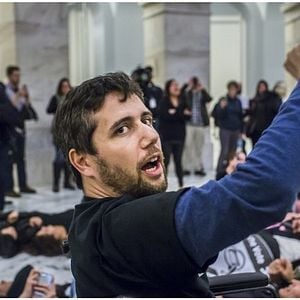 Foto Not Going Quietly