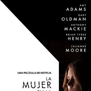 Foto La mujer en la ventana