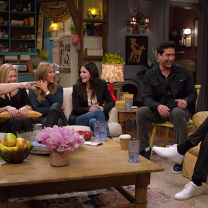 Foto Friends: The Reunion