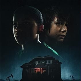 Foto El niño detrás de la puerta