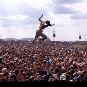 Foto Woodstock 99: Peace, Love, and Rage